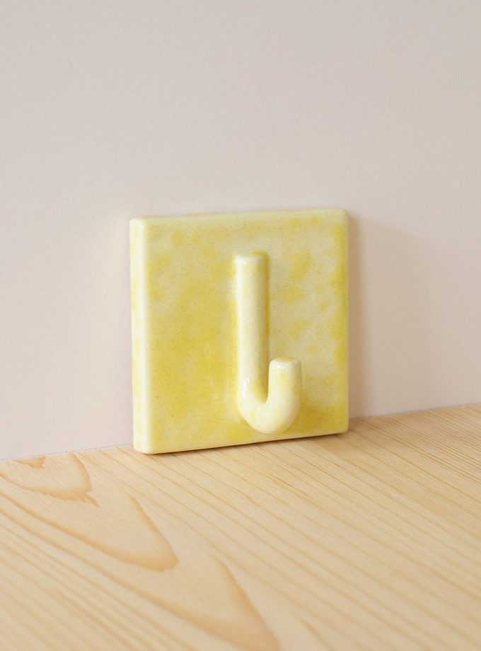 HANGOP wandhaak Studio Lotte Swart Lemony Lemon def