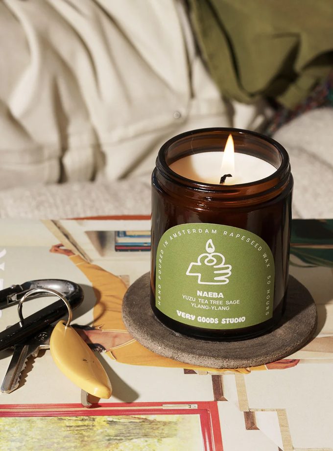 very-goods-studio-naeba-kaars-candle-2