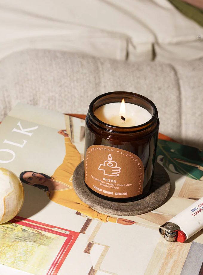 very-goods-studio-pilton-kaars-candle-2