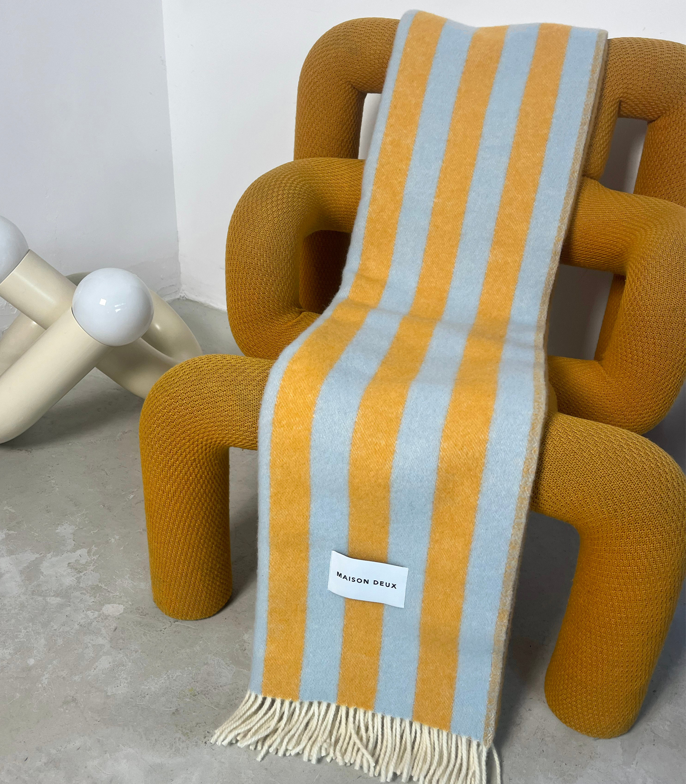 maison-deux-wollen-deken-candy-wrap-blue-honey