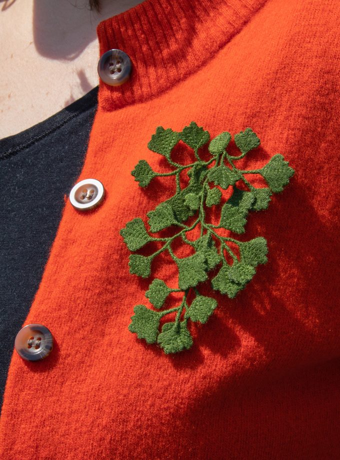 Botanopia-geborduurde-broche-maidenhair-fern-5