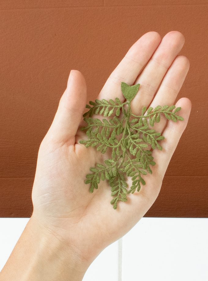 botanopia-geborduurde-broche-olijftak