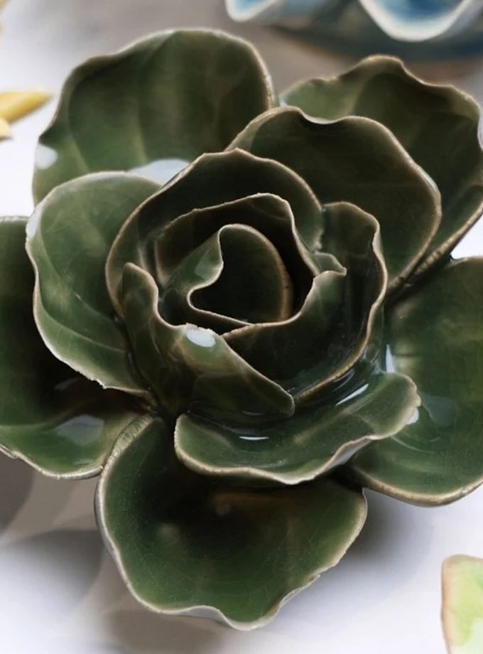 chive-keramieken-bloem-muur-groene-butterfly-Ranunculus